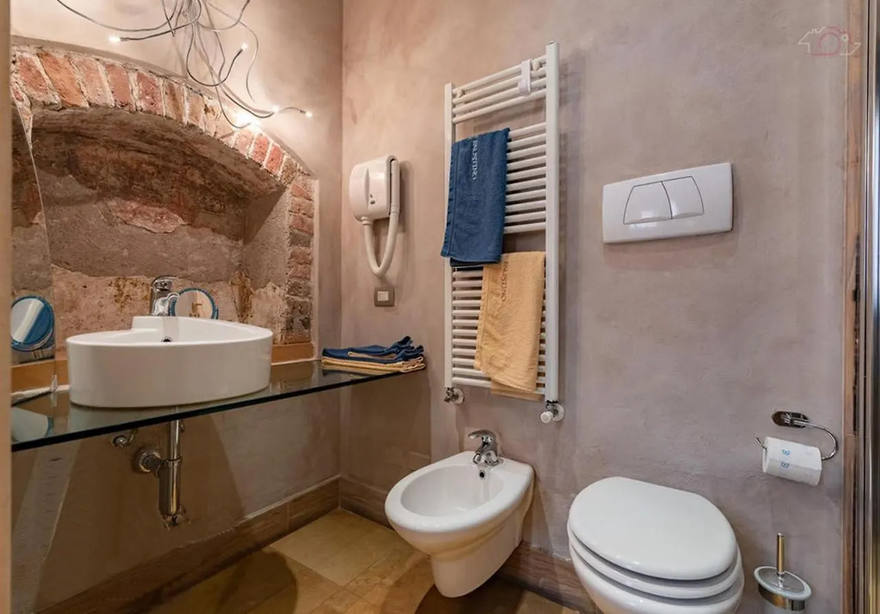 Bed and Breakfast Residenza San Faustino Verona 2*,  Italia